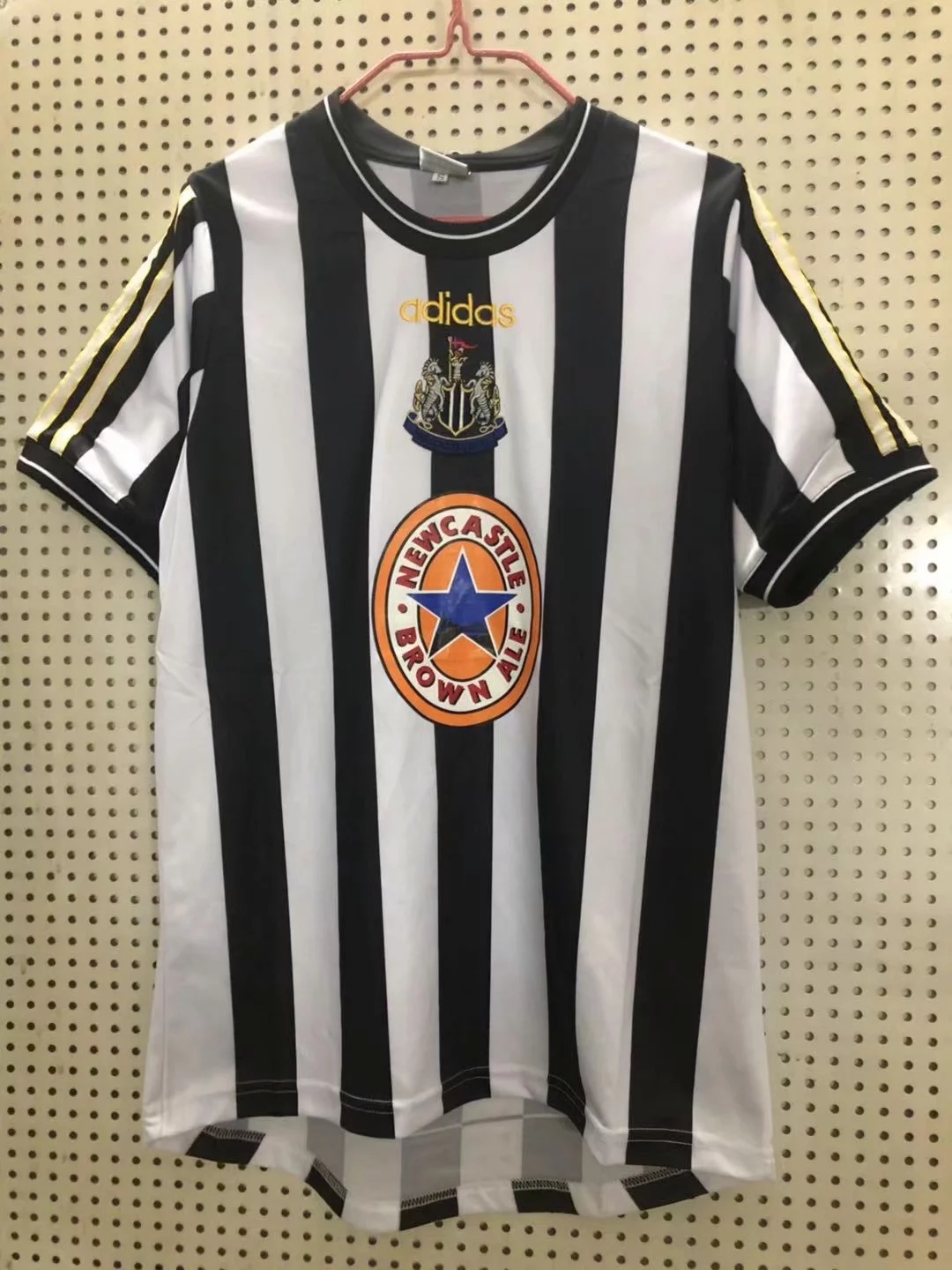 1997-1998 Season Newcastel Home Black-White Color Football Shirt Top Thailand Quality New Castle Retro Jersey