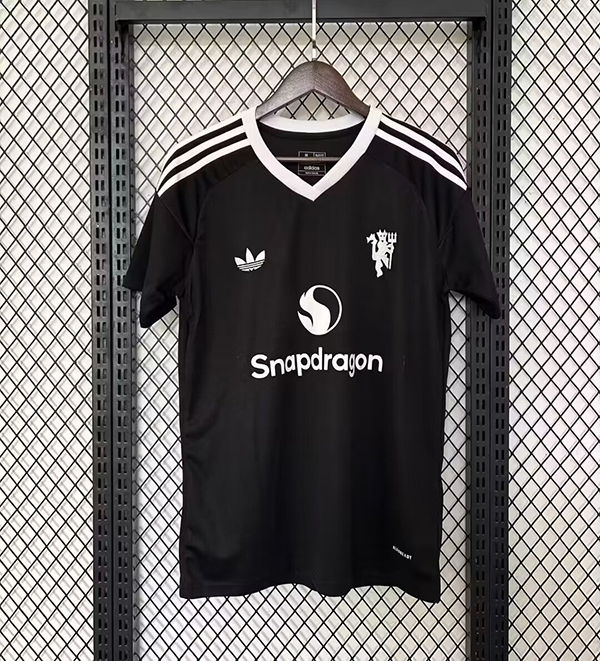 24-25 Season Manchester United Goalkeeper Black Color Soccer Jersey