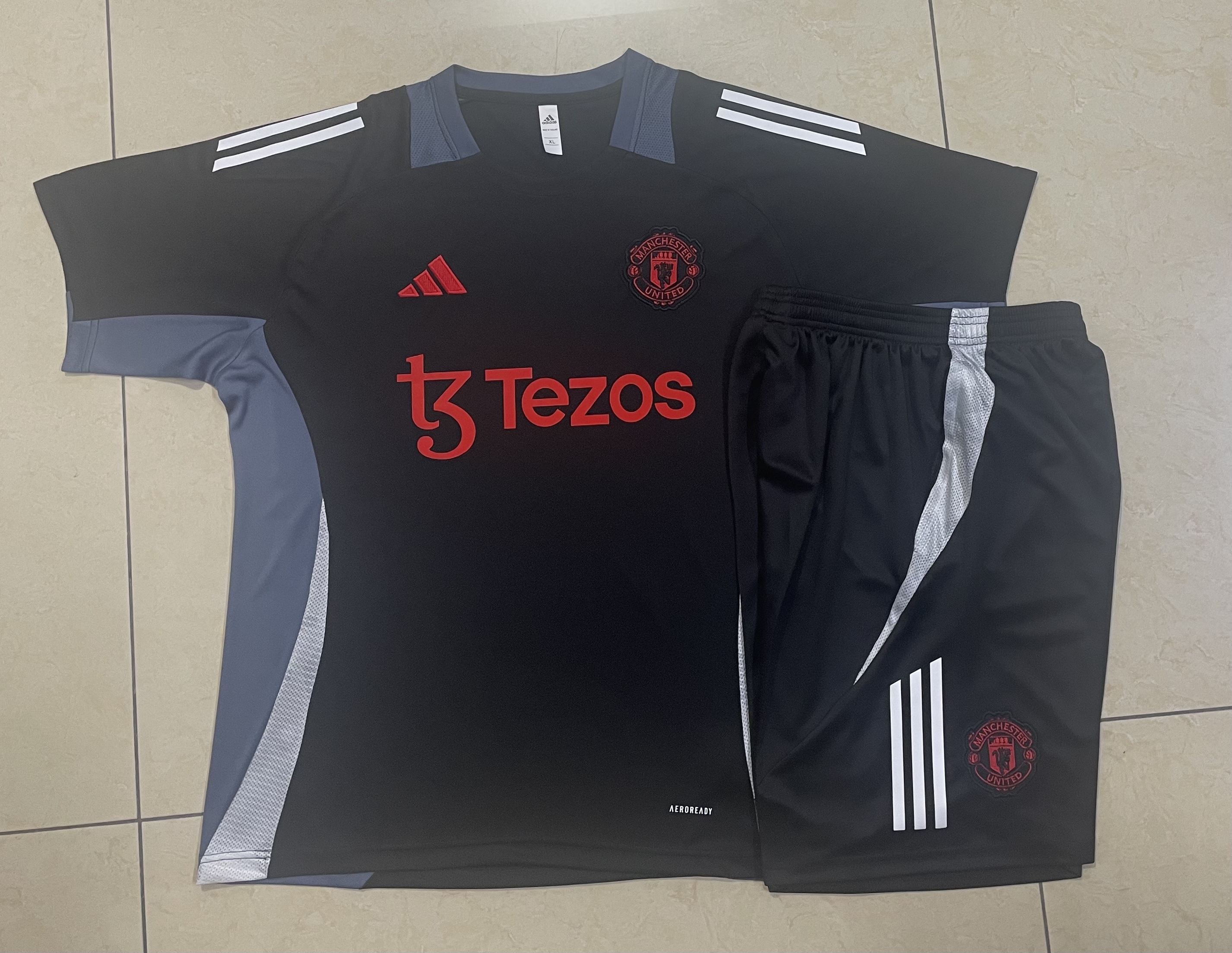 24-25 Season Manchester United Black Color Pre-Match Football Training Suit